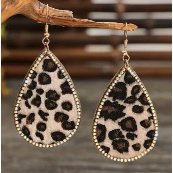 Teardrop Leopard and Rhinestone‎ Earings New - Picture 1 of 3